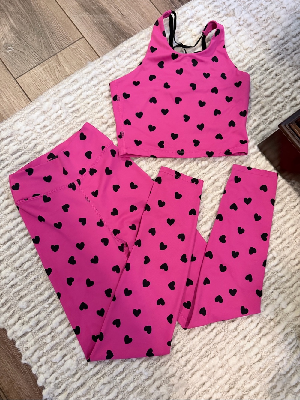 Kids Beach Riot Matching Active Wear Set. Hot Pink with Hearts. Size 11/12.